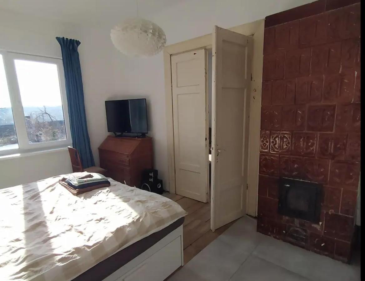 Hillside View House With Garden, Private Parking, Quiet Location - 12 Min To Old Town Anytime, Long Stays Welcome Vilnius Exterior photo