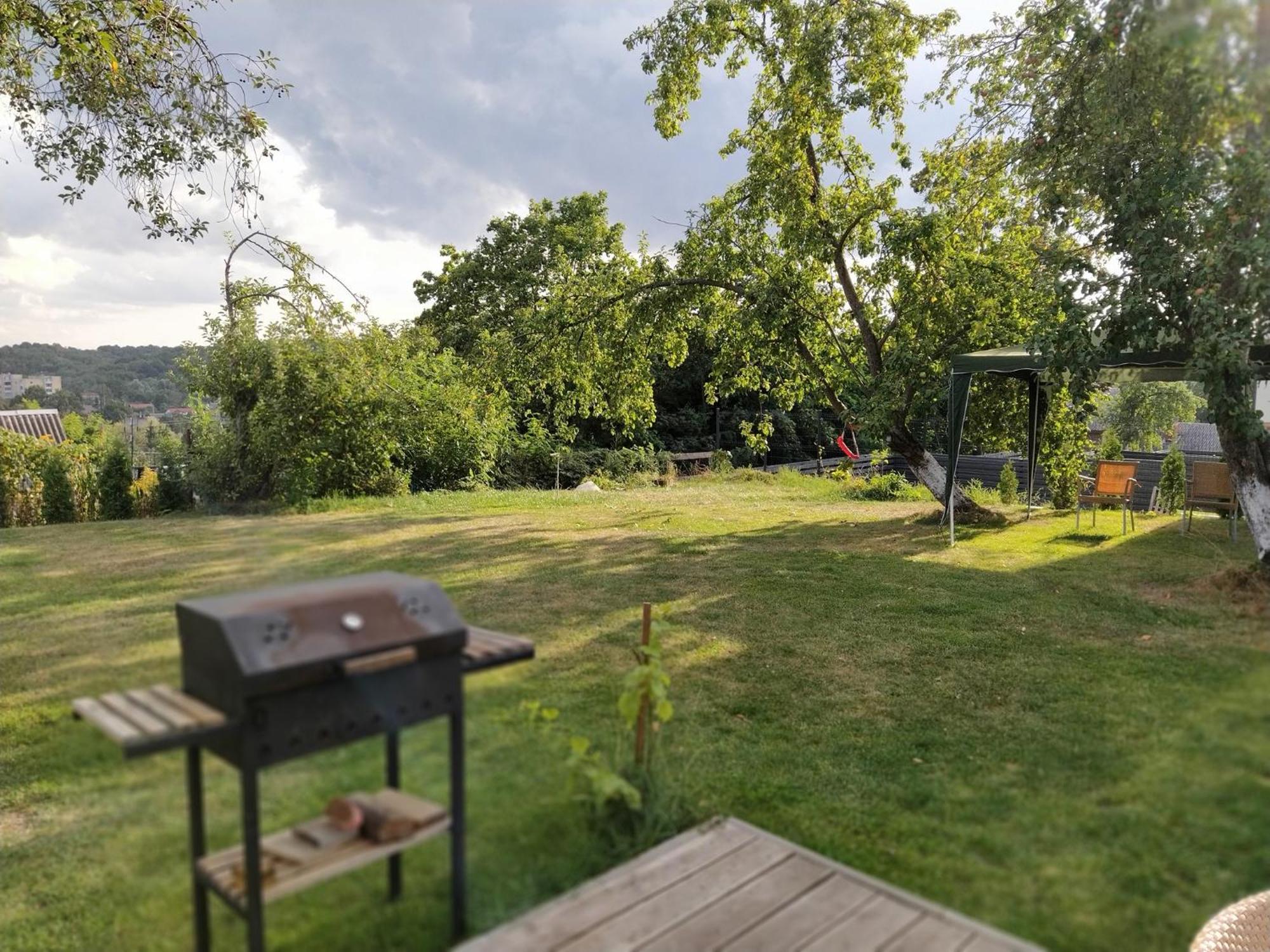 Hillside View House With Garden, Private Parking, Quiet Location - 12 Min To Old Town Anytime, Long Stays Welcome Vilnius Exterior photo